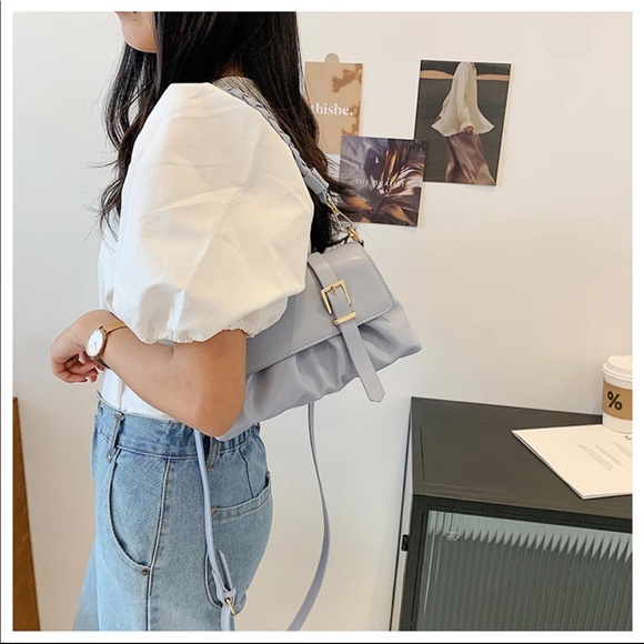 Purse - Picture 2 of 7